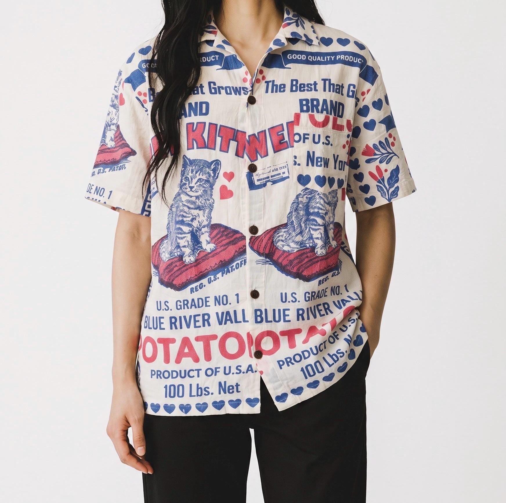 UNISEX Sweet Kitten Cat Vintage FeedSack Print Short Sleeve Button-Down Shirt – 100% Cotton (M / L / XL)