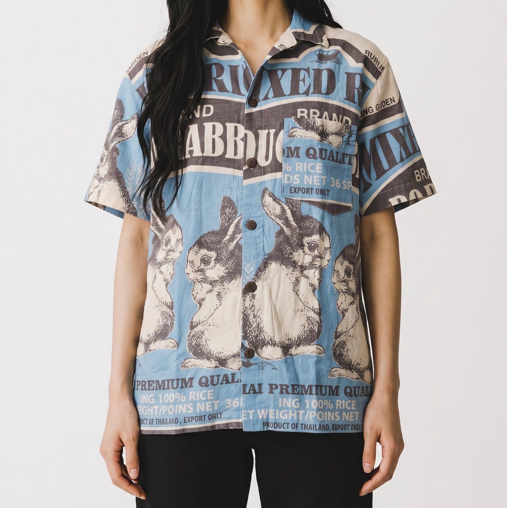 UNISEX Rabbit Seeds Vintage FeedSack Print Short Sleeve Button-Down Shirt – 100% Cotton (M / L / XL)